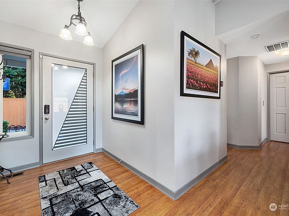 3rd image of 8810 55th Avenue NE