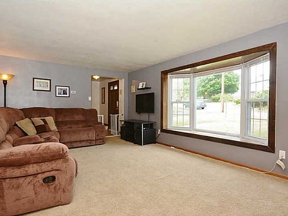 3rd image of 5957 Glen Hill Dr