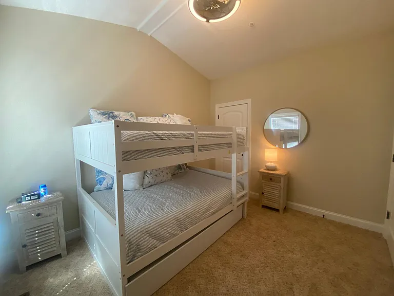 801 Mariners Cir — Photo 22
