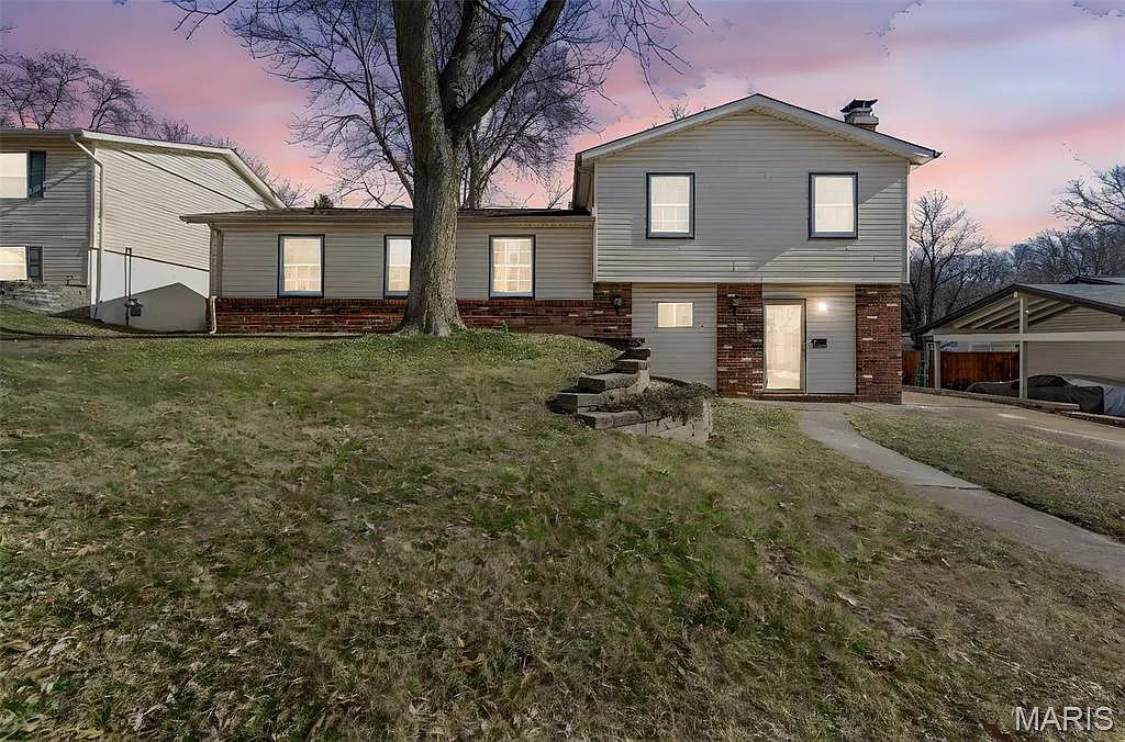 11018 Whitehall Manor Dr photo 1