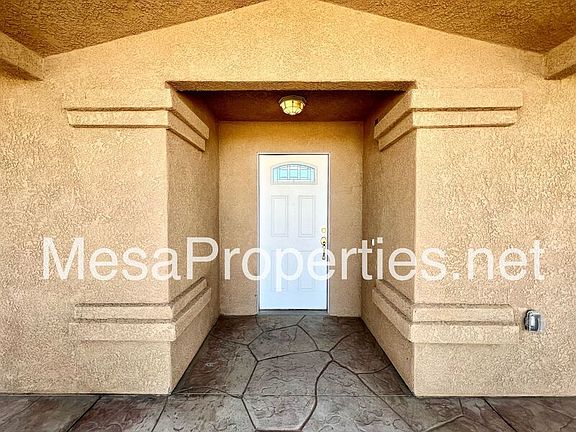 4th image of 5681 Greasewood Ln #B