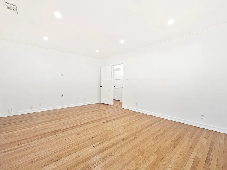 1041 Rose Ave — Photo 13