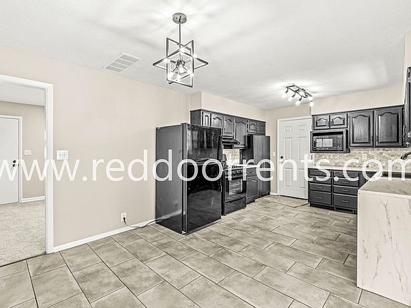 4th image of 916 Linda Dr