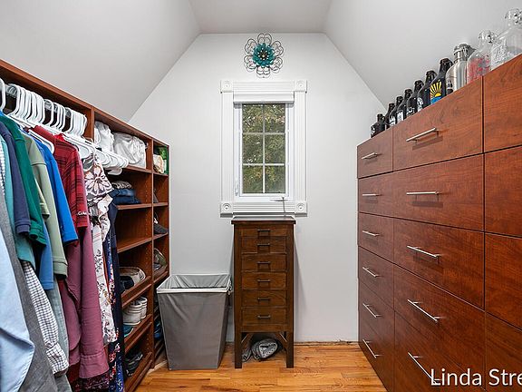 4th image of 851 Harvard Dr