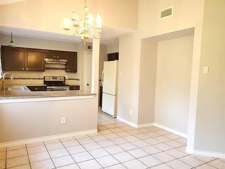 16315 Thistleglen Dr — Photo 4