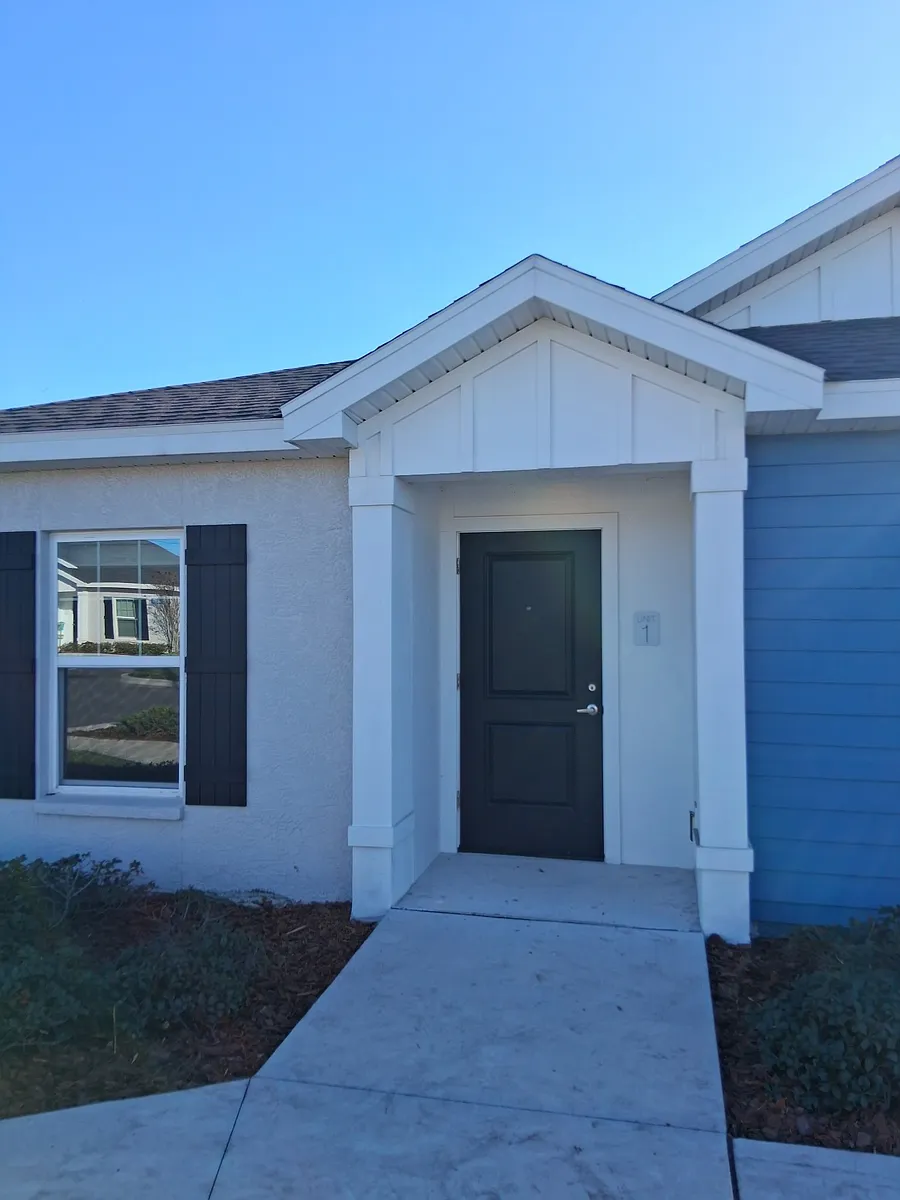 Building Photo - Persimmon Commons
