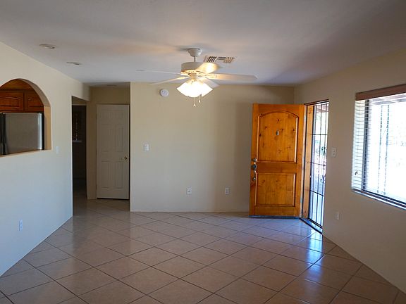 2909 LivingRoomSM_10032018