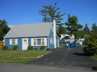 17 Audrey Rd, Latham, NY 12110