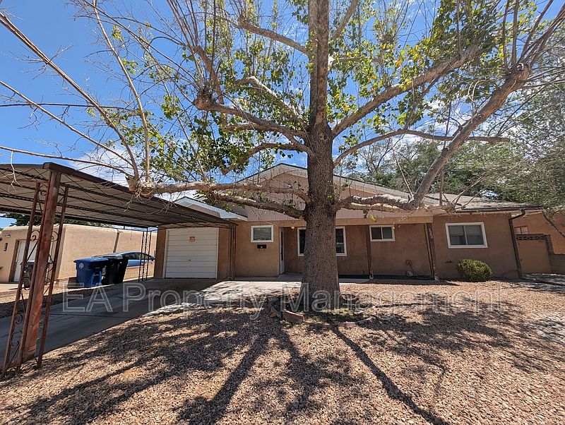 1st image of 3204 La Veta Dr NE