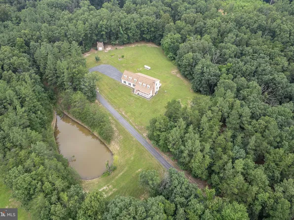 7519 N Frederick Pike, Cross Junction, VA 22625