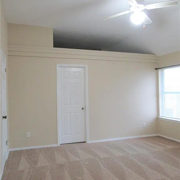 4723 Castleman Dr — Photo 12