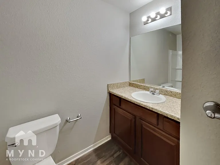 9176 Pleasant Valley Dr — Photo 13