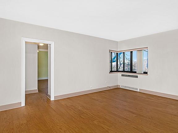 5th image of 5056 N Marine Dr APT A5