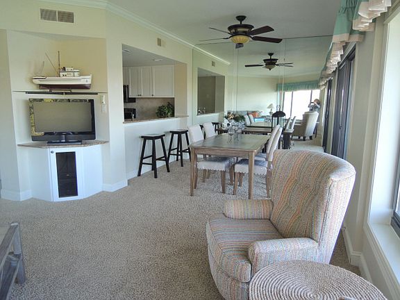 3rd image of 2 Shelter Cove Ln APT 221