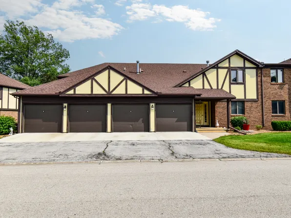 208 Carol Ct #A-2, Pontiac, IL 61764