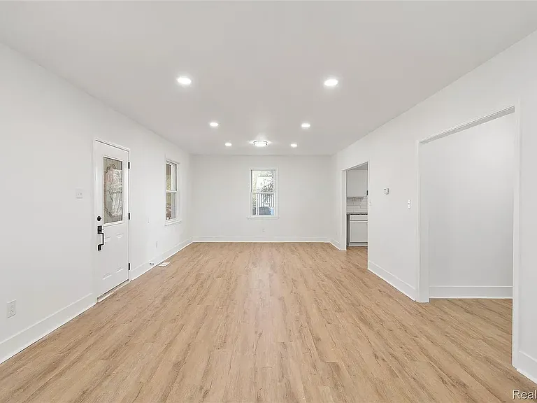 20543 Gudith Rd #2 — Photo 27