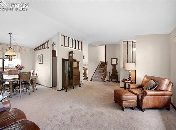 4th image of 8115 Helm Ct