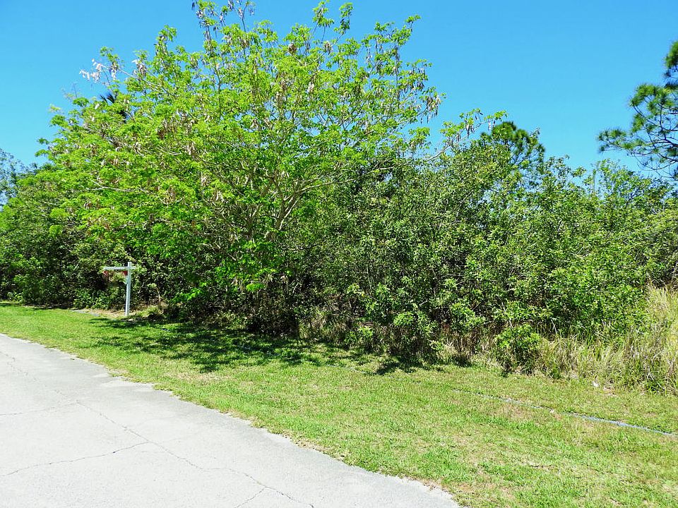 2nd image of 2472 SW Gay Cir