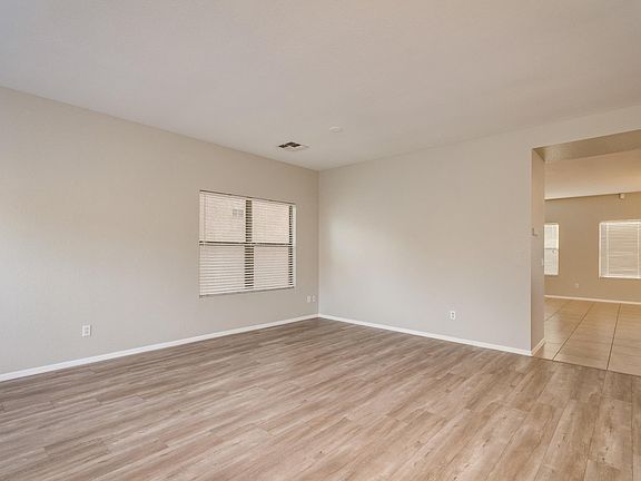 4th image of 1060 S Bogle Ct