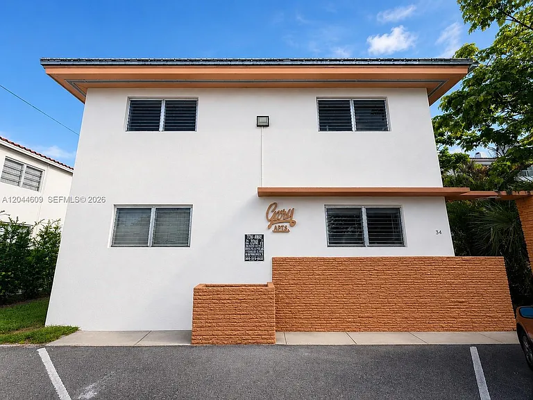 34 Madeira Ave #3 — Photo 6