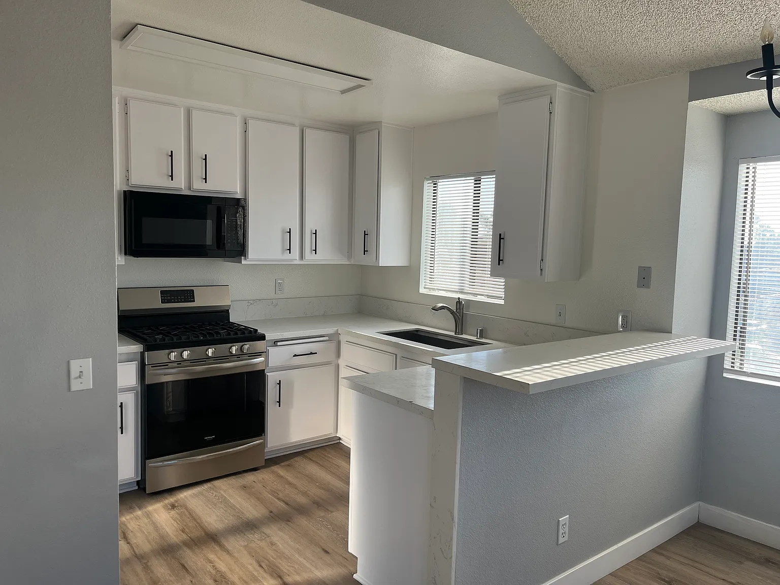 2 bed, $2,600 — Photo 2