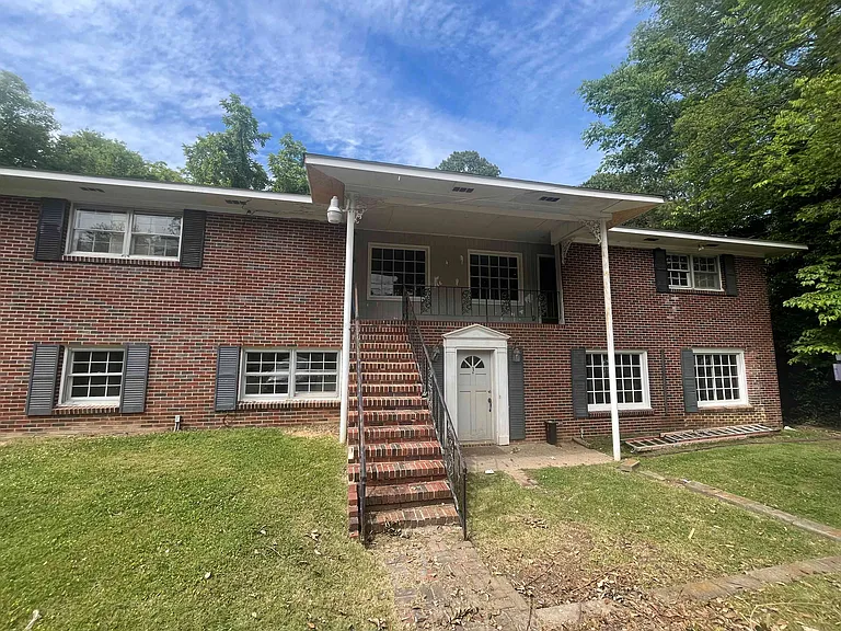 1624 College St SE #1 — Photo 6