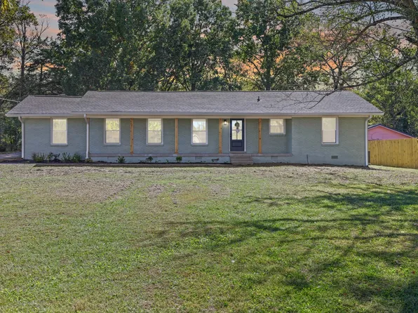 2132 Strickland Dr, Murfreesboro, TN 37127
