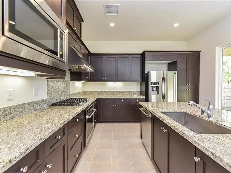 16 Torosa — Photo 29