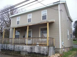 400 E 1st Ave, Derry, PA 15627