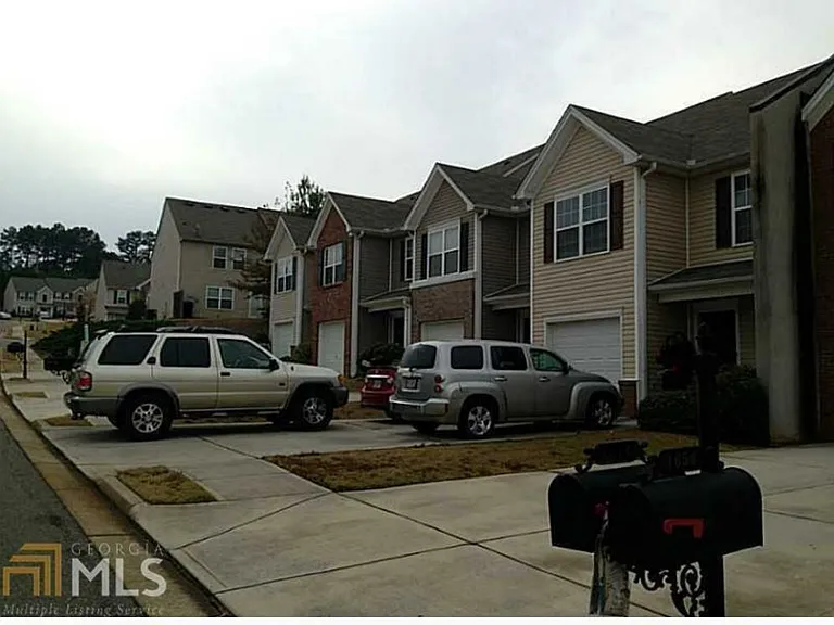 1636 Little Creek Dr — Photo 2