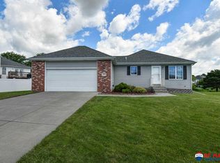 2000 Philadelphia Dr, Lincoln, NE 68521