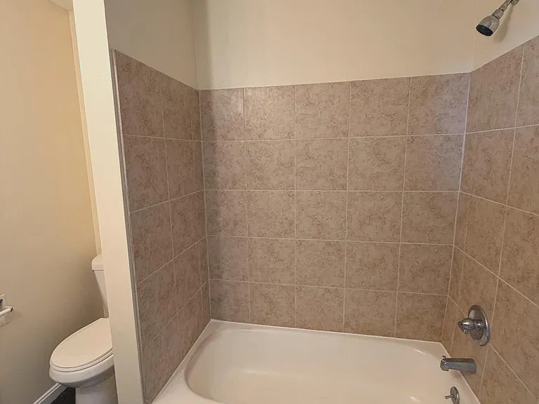 64 W Antietam St #12 — Photo 10