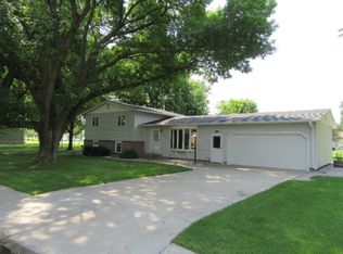4305 Blauvelt Rd, Grand Island, NE 68803