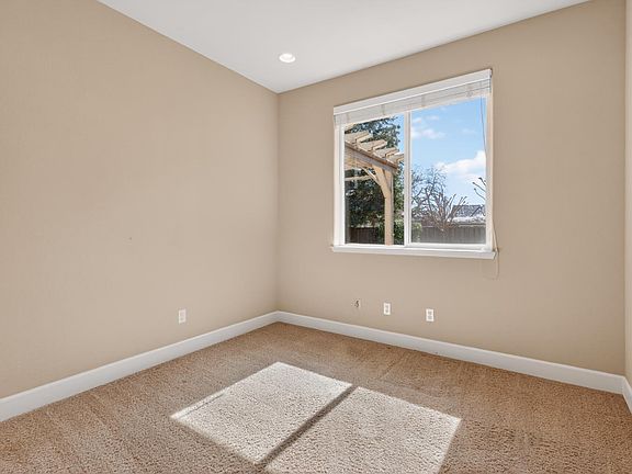 5th image of 1912 Montevino Drive