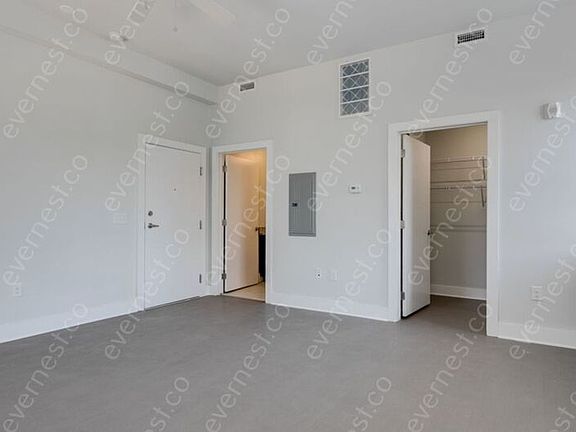 3rd image of 3003 Parkwood Ave #209