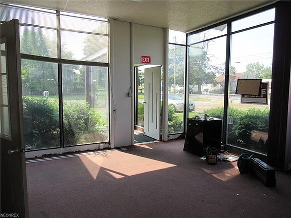 2nd image of 6916 Lake Ave