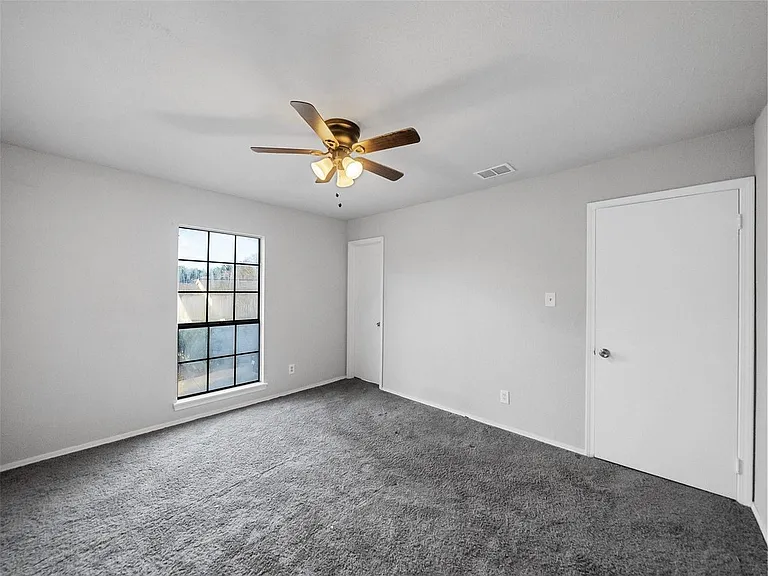 28 Brewster Ct — Photo 66