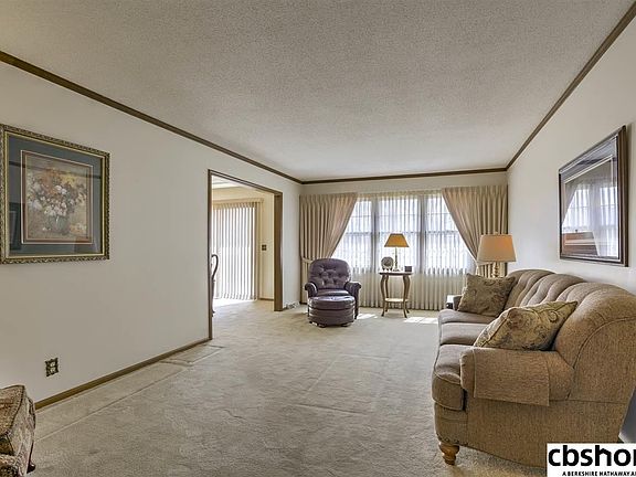 4th image of 12461 Woodcrest Dr
