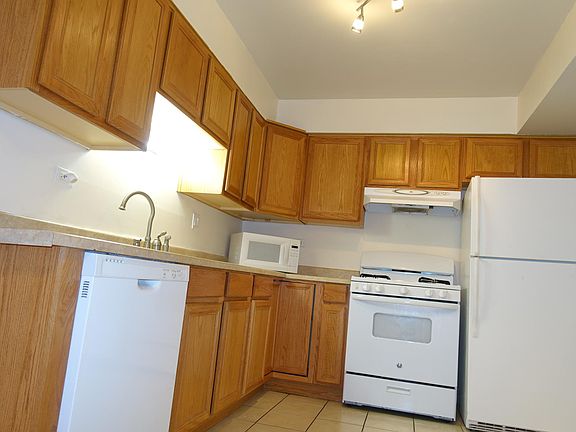2nd image of 614 Tralee Ct APT 1A