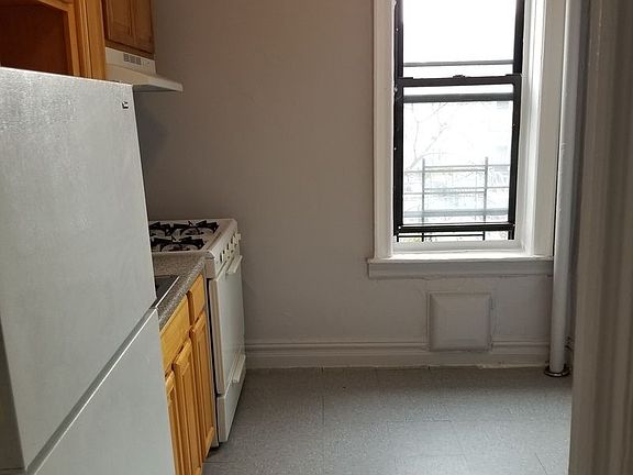 2nd image of 969 Carroll St APT A7
