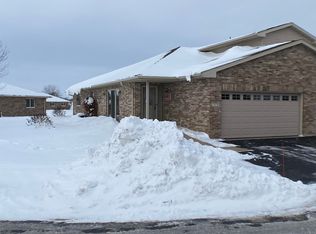 1267 Pond View Cir, De Pere, WI 54115