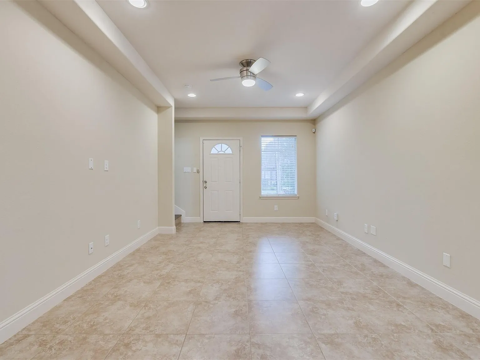 2 bed, 2.5 bath, 1160 sqft, $2,200 — Photo 3