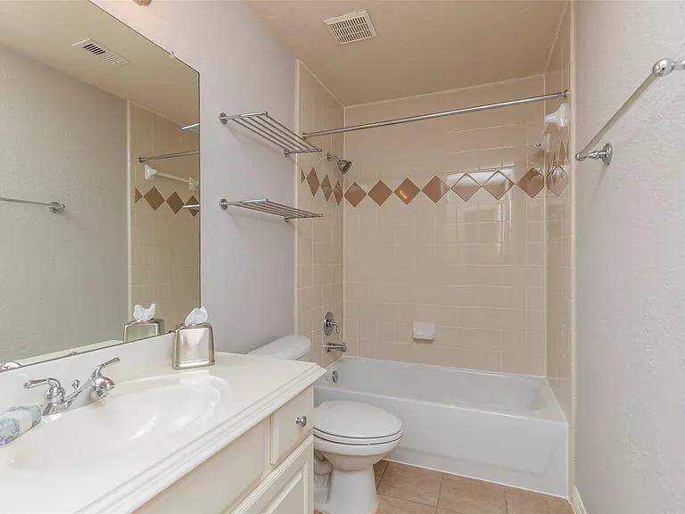 10126 Holly Chase Dr — Photo 44