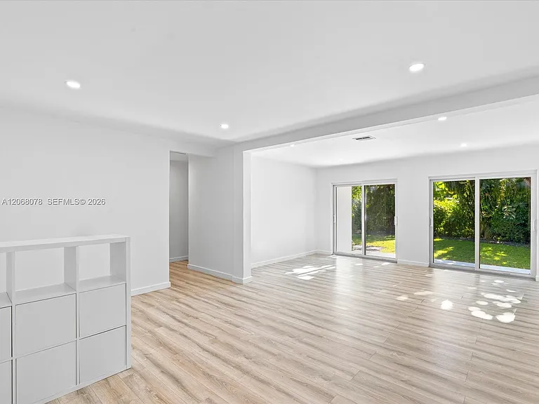 5406 S Le Jeune Rd — Photo 9