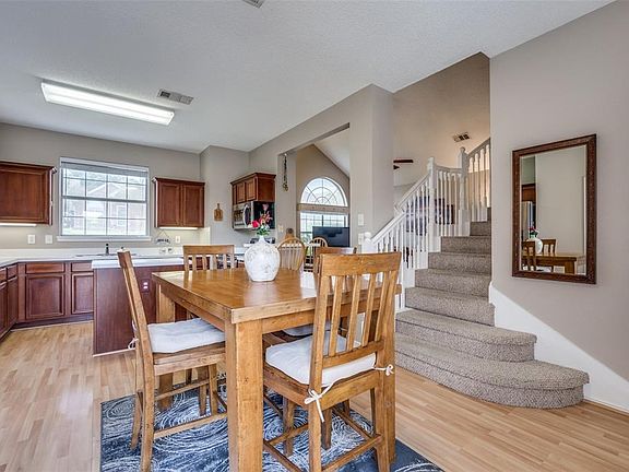 4th image of 529 Timber Way Dr