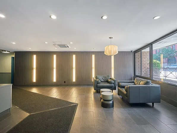 165 Christopher Street image 9 of 11