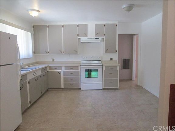 5th image of 15172 Cypress Ave