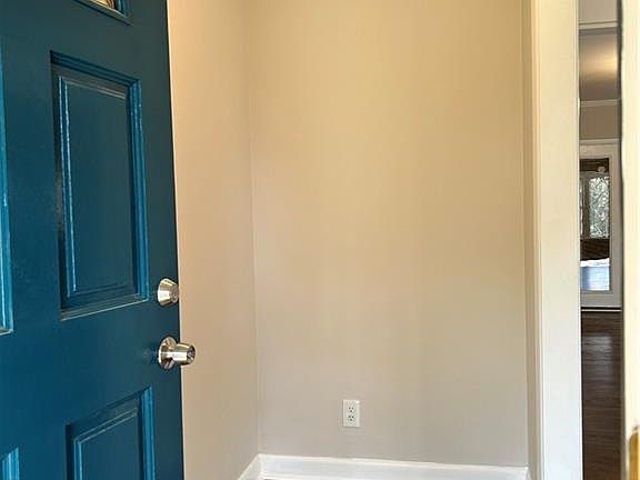 5th image of 600 Oakcrest Dr