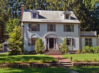42 Amherst Rd, Wellesley, MA 02482