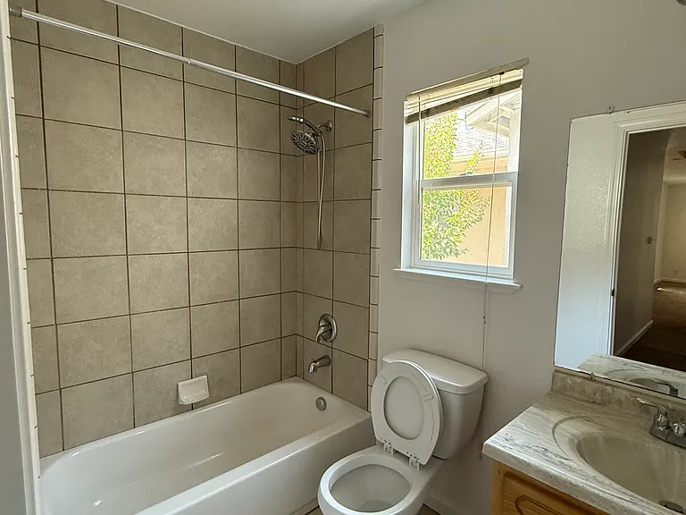 925 W St #2 — Photo 8